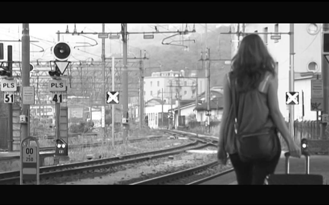 Still 3 — La ragazza d’argento